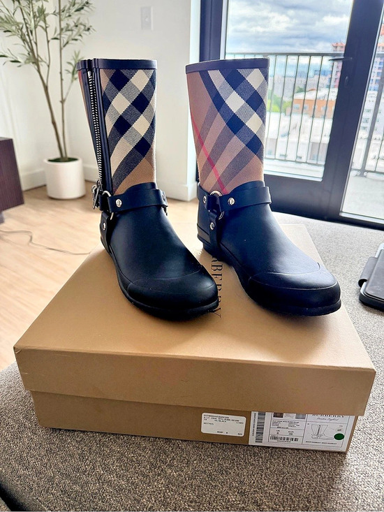 Burberry Shoes - Burberry Zane Vintage Check Rain Boots in Black & Beige